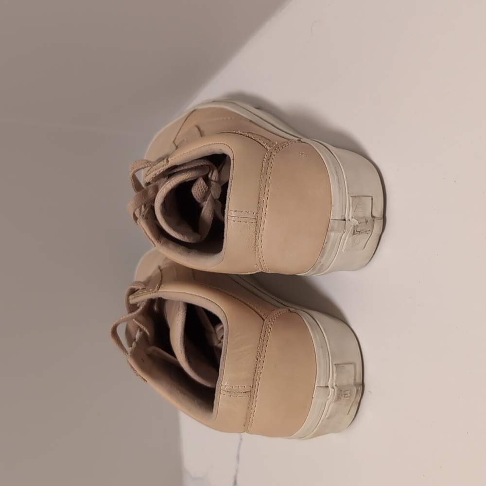 Vans - Picture 3 of 4